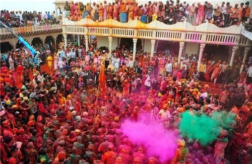 Holi-in-Maharashtra